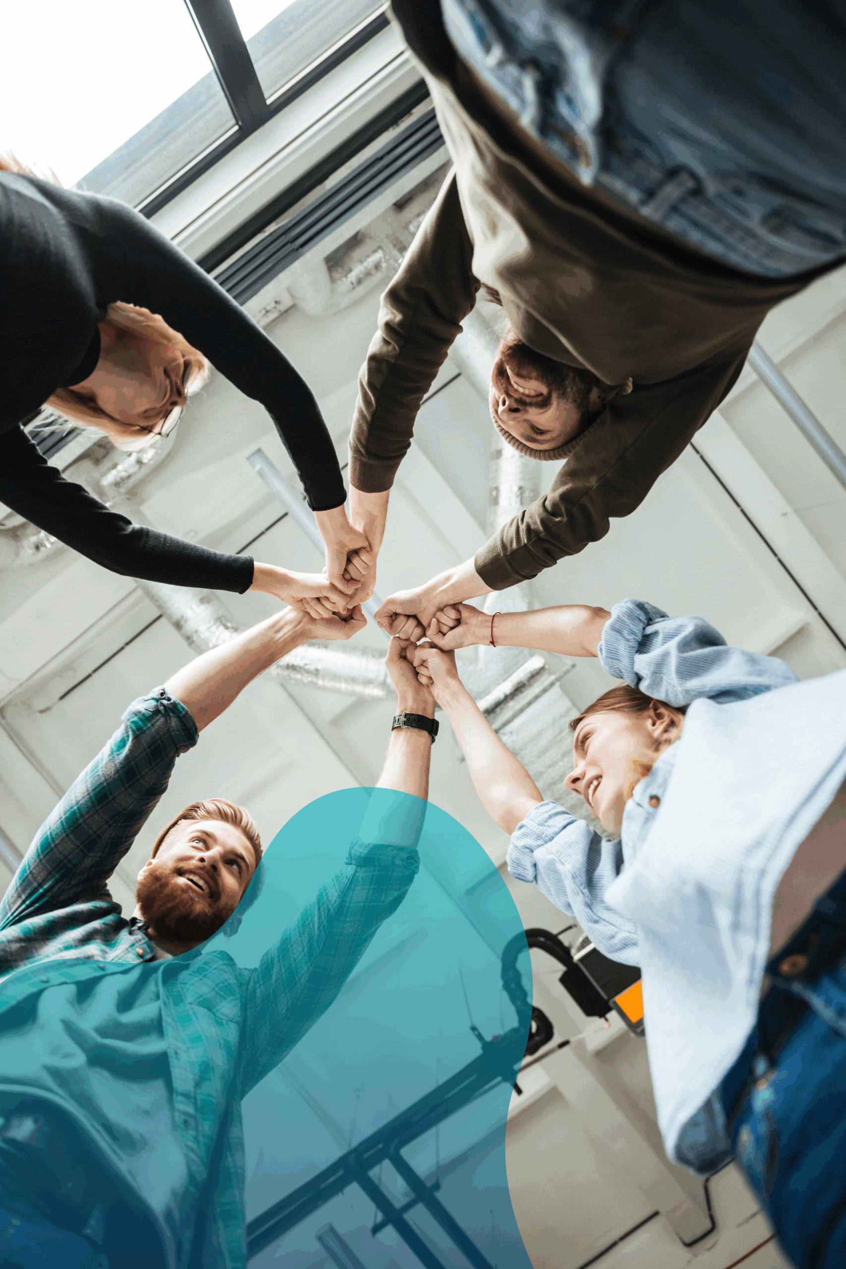colleagues-office-holding-hands-each-other Actions de santé / sécurité !